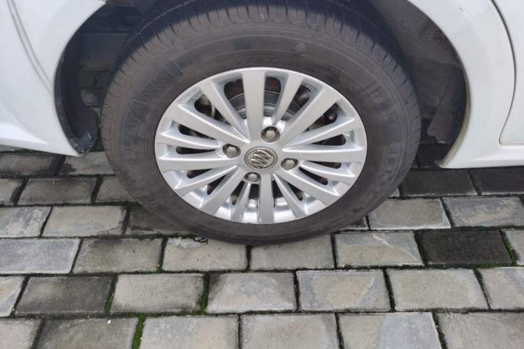 Used Buick Excelle 2015 1.5L Automatic Classic Model Right Rear Wheel Hub