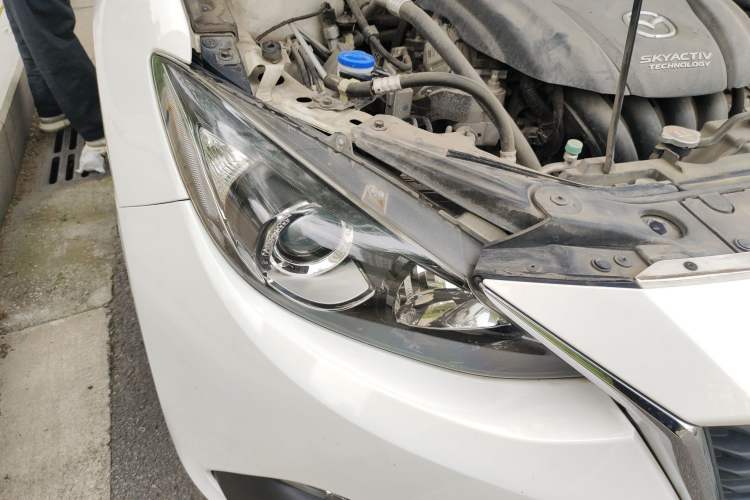 Used Mazda 3 Axela 2016 Sedan 1.5L Automatic Luxury Model