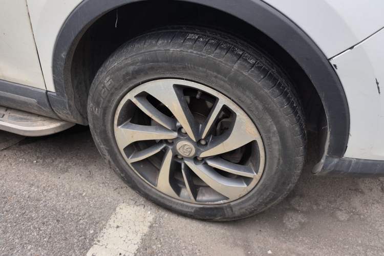 Used Baojun 560 2016 1.8L iAMT Luxury Model Right Front Wheel Hub