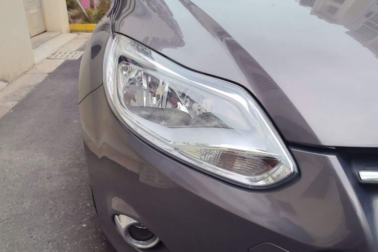 Used Ford Focus 2012 Sedan 1.6L Automatic Fashion Edition