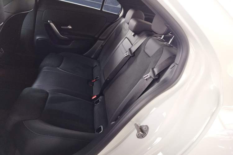 Used Mercedes-Benz A-Class 2022 Second Facelift A 200 L Sport Sedan Fashion Version
