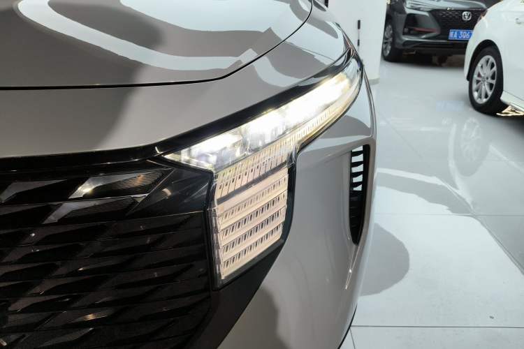 Used Venucia V 2021 260T Idol Edition