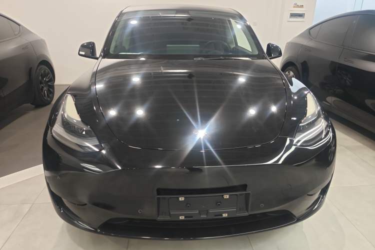 Used Tesla Model Y 2022 Rear-Wheel-Drive Version Front