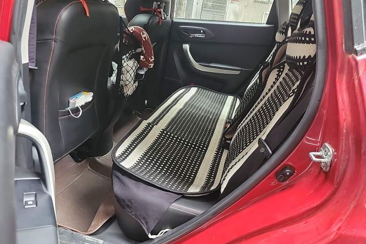 Used CHANGAN CS35 2012 1.6L Automatic Luxury Version China IV Standard Left Rear Seat