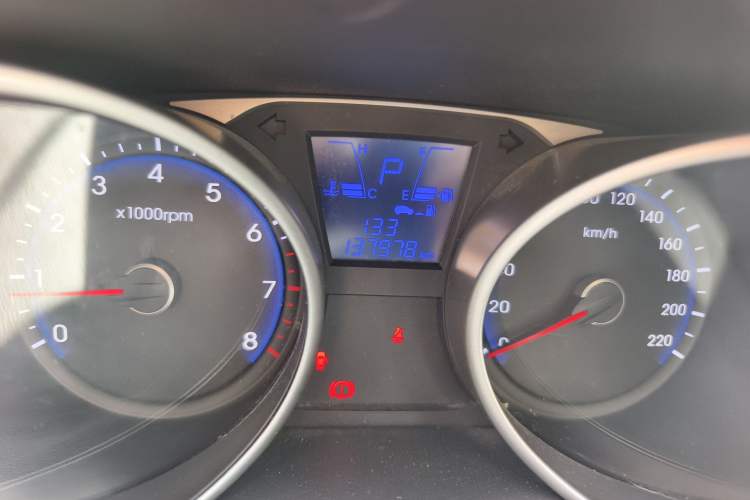 Used Hyundai ix35 2013 2.0L Automatic Two-Wheel Drive Smart GLS China IV Standard