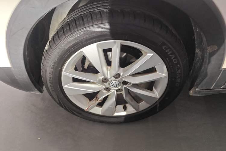 Used Volkswagen T-Cross 2019 1.5L Automatic Comfort Edition Left Front Wheel Hub