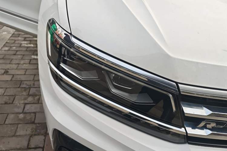 Used Volkswagen Tiguan L 2020 330TSI Automatic Two-Wheel Drive R-Line Flagship Version China VI Standard Right Front Headlight