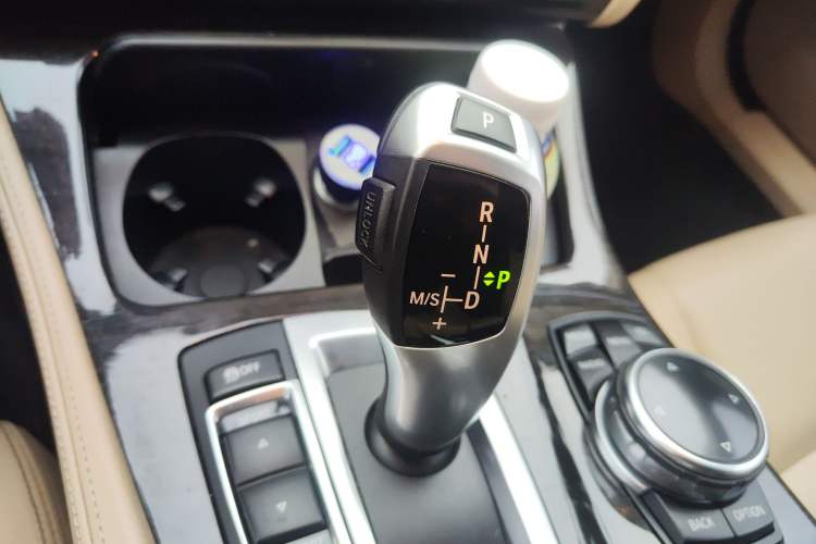 Used BMW 5 Series 2014 525Li Luxury Design Package
