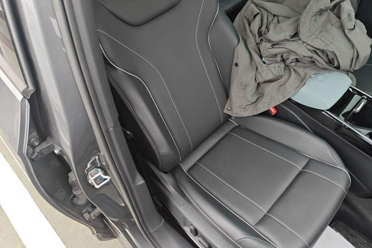 Used Volkswagen ID.4 X 2024 Pure & Smart Edition Right Front Seat