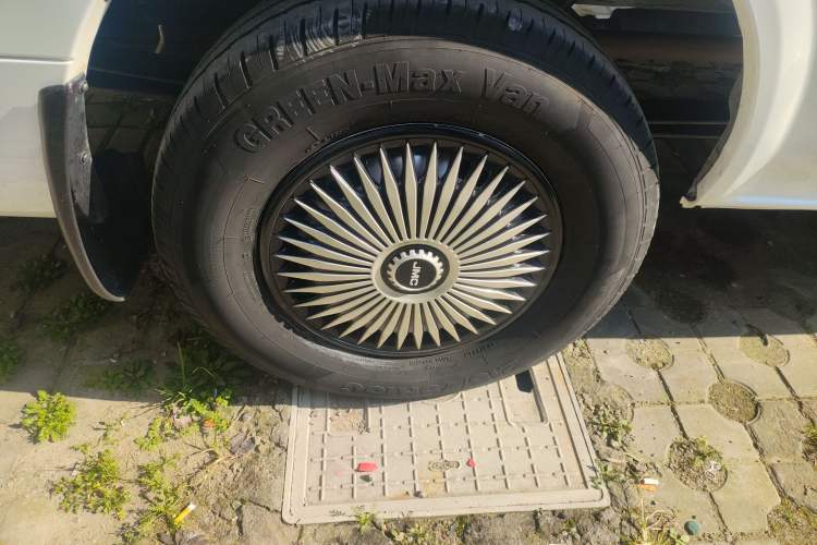 Used JMC Fushun 2023 2.0T Automatic Mid-Range High-Roof Commercial Multi-Purpose 7-Seater Passenger Vehicle