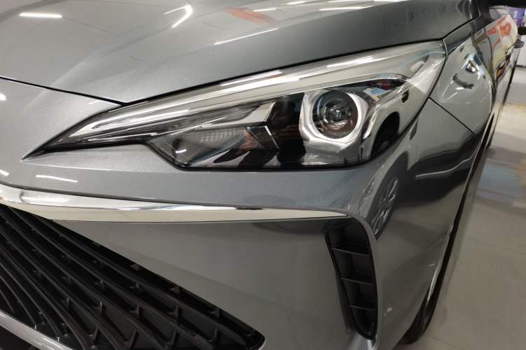 Used Roewe i5 2023 1.5L Manual Comfort Edition
