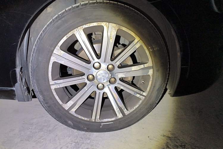 Used Peugeot 408 2014 1.8L Automatic Luxury Edition Right Front Wheel Hub