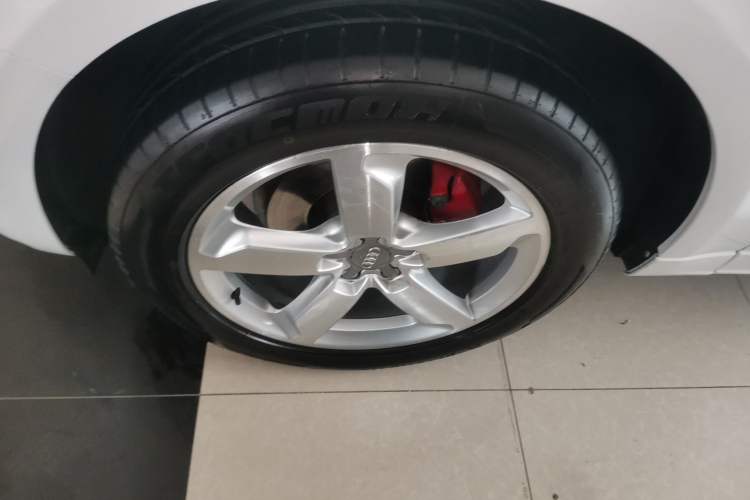 Used Audi Q5 2018 Collector's Edition 40 TFSI Ambition Model
