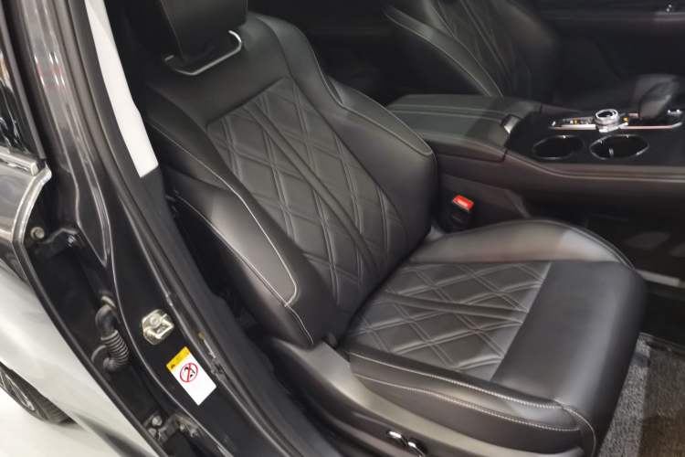 Used Changan UNI-K 2024 2.0T Two-Wheel Drive Global Edition