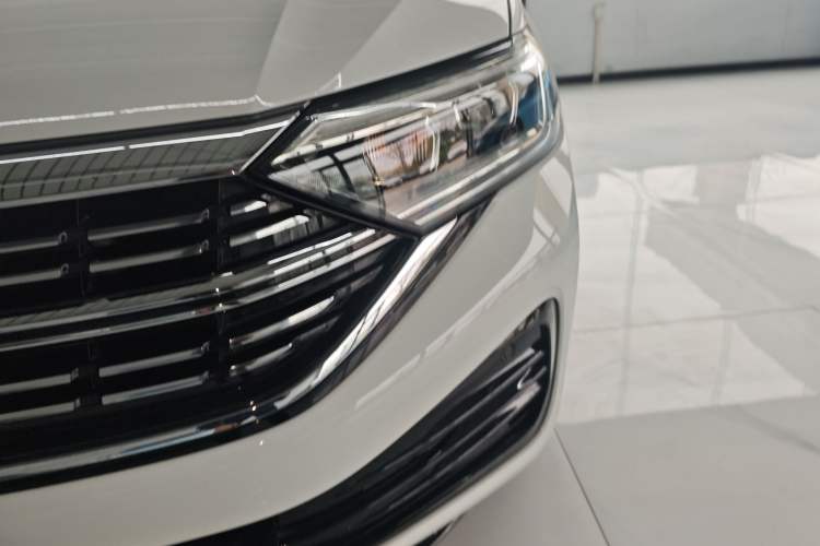 Used Volkswagen Sagitar 2023 300TSI DSG Excellence Edition Left Front Headlight