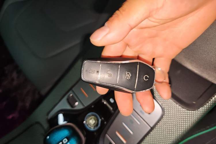 Used BYD Han 2022 EV 610 km All-Wheel-Drive Qianshan Cui Limited Edition
