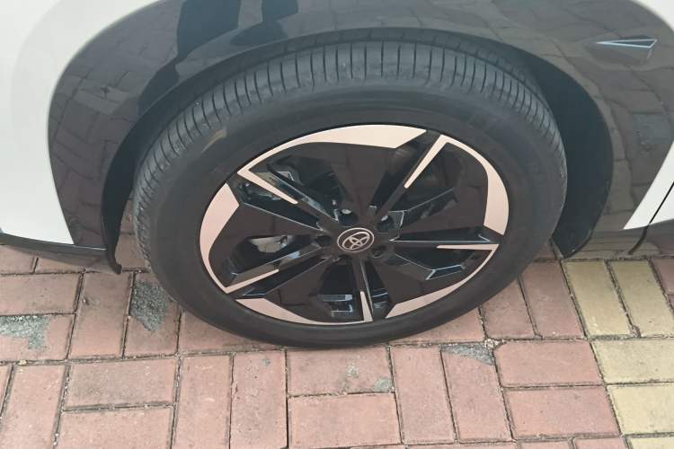 Used Toyota BZ 3X 2025 520 Pro LiDAR Edition Left Front Wheel Hub