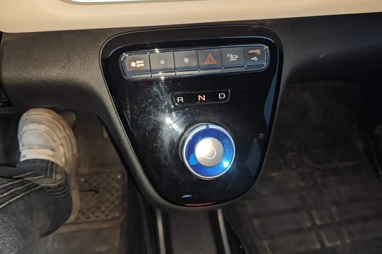 Used ORA White Cat 2022 Upgraded Model 305km Range Luxury Version Lithium-Ion Battery