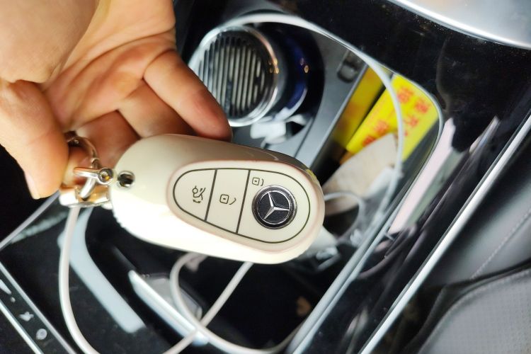 Used Mercedes-Benz GLC 2020 GLC 260 L 4MATIC Dynamic Model Vehicle Key