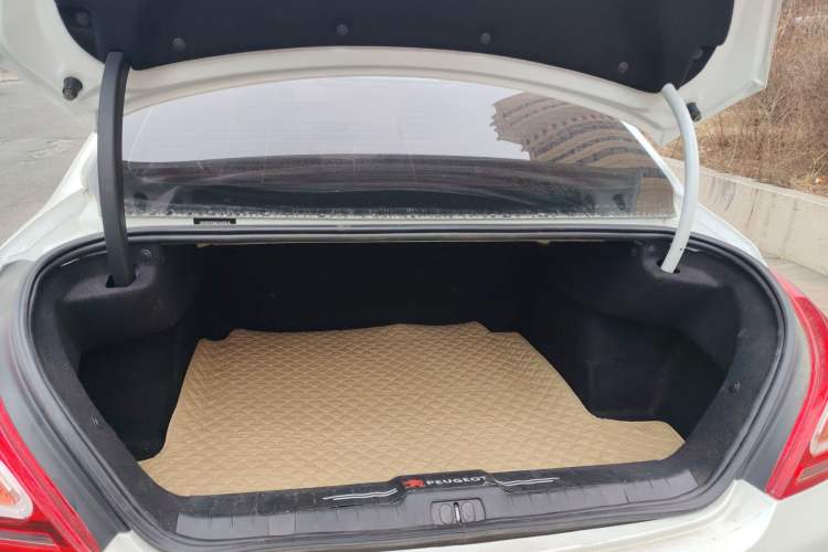 Used Peugeot 308 2013 1.6L Automatic YouShang Model Trunk