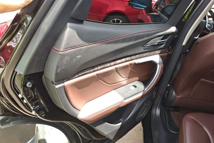 Used Wey VV5 2019 Upgraded Model 2.0T Two-Wheel Drive Ultra-Luxury Version China V Standard