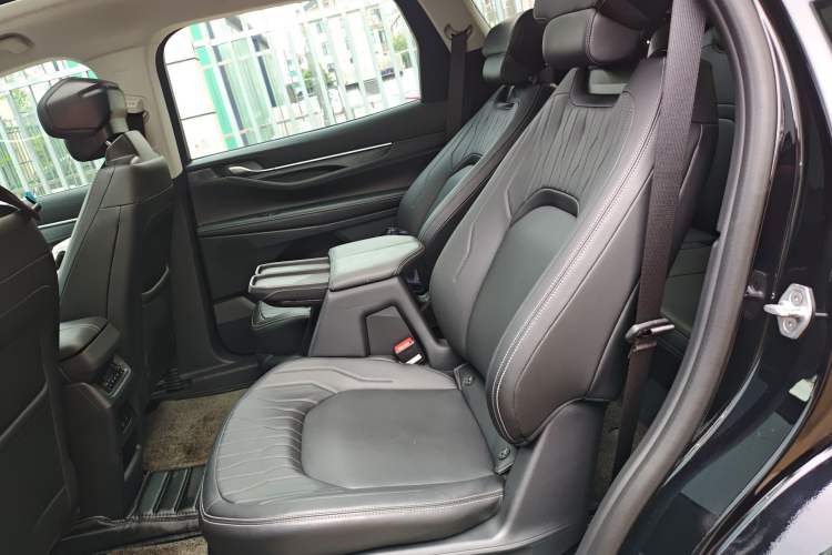 Used Ford Edge 2025 Escape L 2.0T EcoBoost Two-Wheel Drive 7-Seater Luxury Model Left Rear Seat