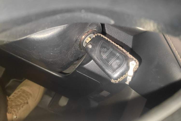 Used Toyota RAV4 2015 2.0L CVT Two-Wheel Drive Fashion Edition
