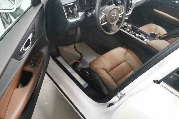 Used Volvo S60 2025 B4 Zhiyi Luxury Edition