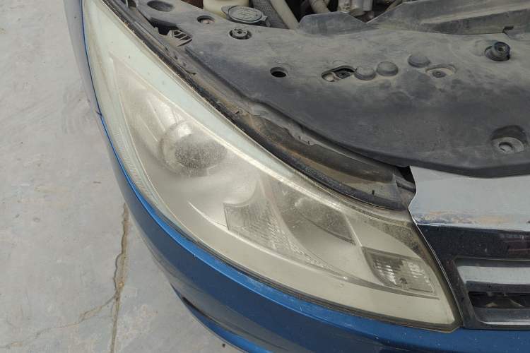 Used BYD Surui 2012 1.5L Manual Luxury Version Right Front Headlight