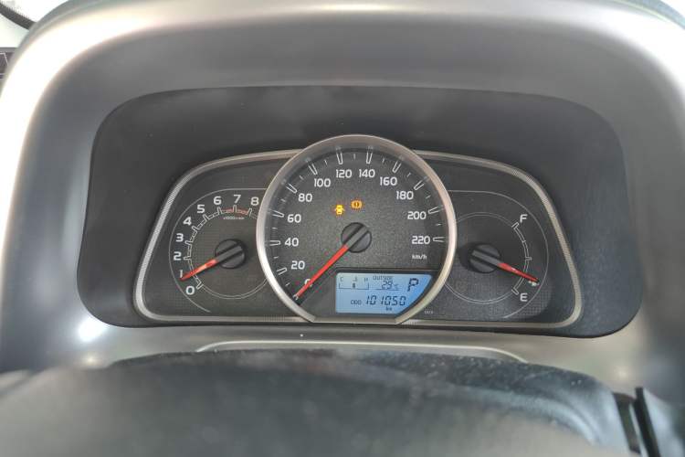 Used Toyota RAV4 2019 2.0L CVT Two-Wheel Drive Luxury Version China VI Standard
