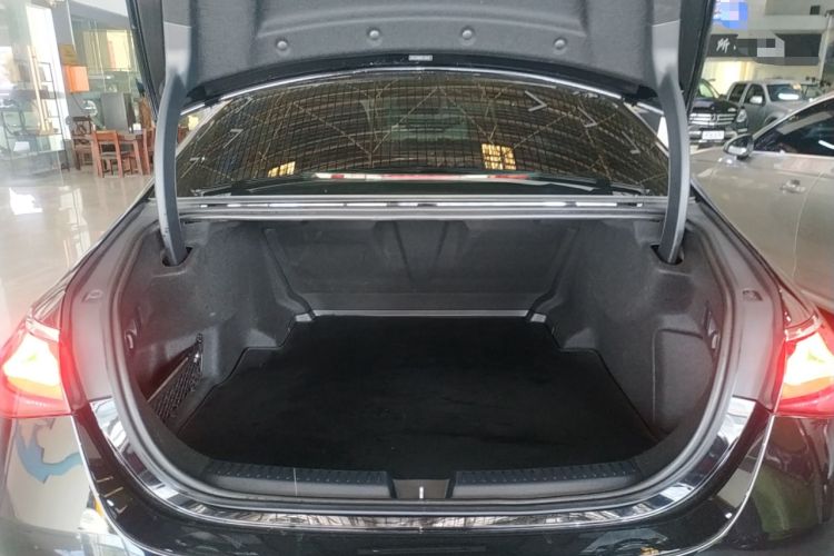 Used Mercedes-Benz E-Class 2025 Facelift E 300 L Luxury Edition