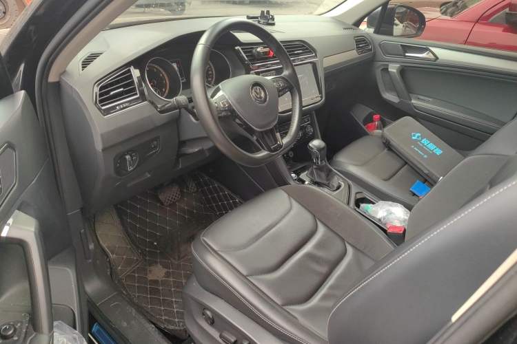 Used Volkswagen Tiguan L 2019 Revised Version 330TSI Automatic Two-Wheel Drive Panoramic Comfort Edition China V Standard Driver Seat