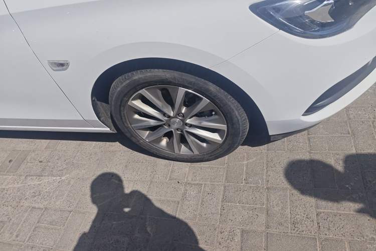 Used Buick GL6 2021 323T Mild Hybrid Connect Luxury Model
