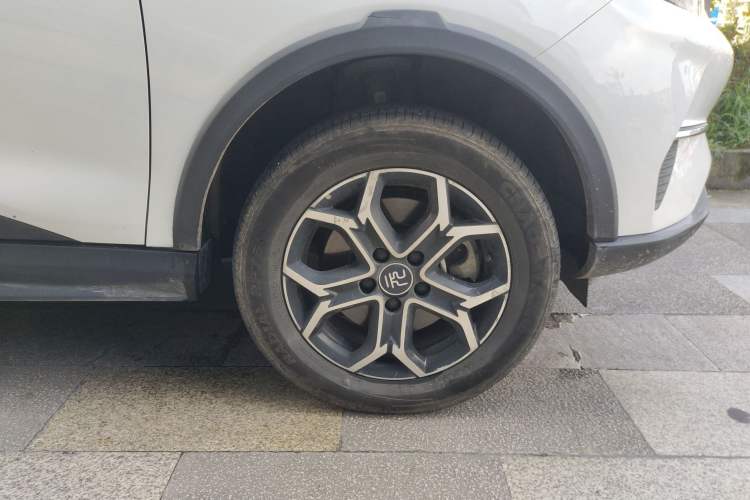 Used BYD Yuan Pro 2021 401 km Deluxe Version Right Front Wheel Hub