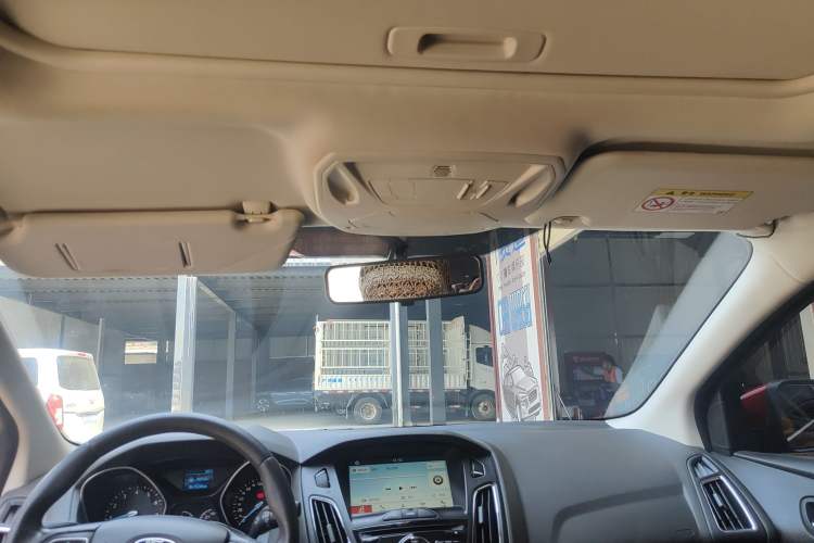 Used Ford Focus 2017 Sedan EcoBoost 125 Manual – Ultra-Style Edition with SmartDrive Features