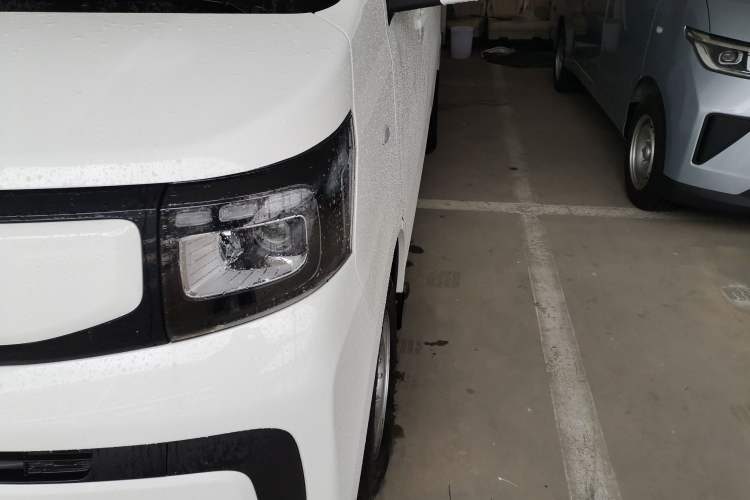 Used Chana Ruixing EM60 2025 Passenger Version Comfort Edition 6 Seats 300 km Range Side-Hinged Doors
