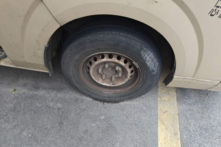 Used Foton Scenic G9 2020 2.8T Diesel Commercial Version Long Wheelbase High Roof 2-Seater Van 4J28TC3