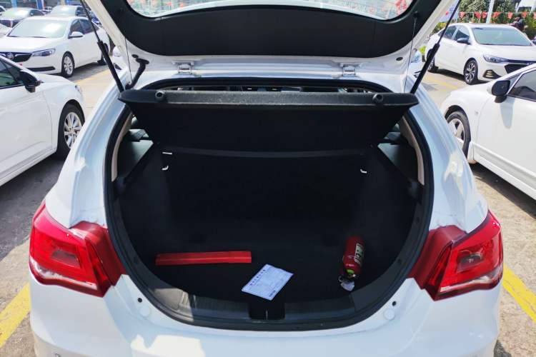 Used Geely Auto Emgrand 2017 Hatchback RS Million Edition 1.5L CVT Upward Version
