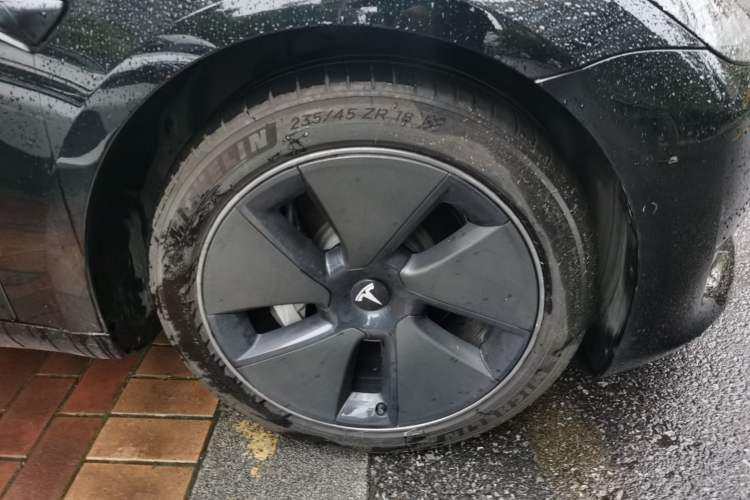 Used Tesla Model 3 2021 Standard Range Rear-Drive Upgraded Version Right Front Wheel Hub