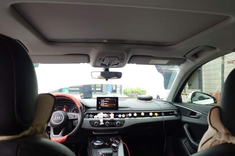 Used Audi A4L 2018 30th Anniversary Edition 30 TFSI Ambition Model
