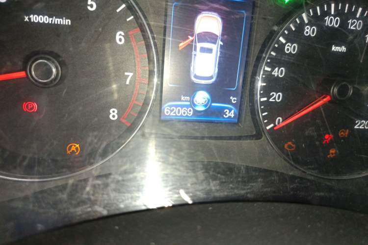 Used FAW Senya R7 2016 1.6L Manual Smart Version
