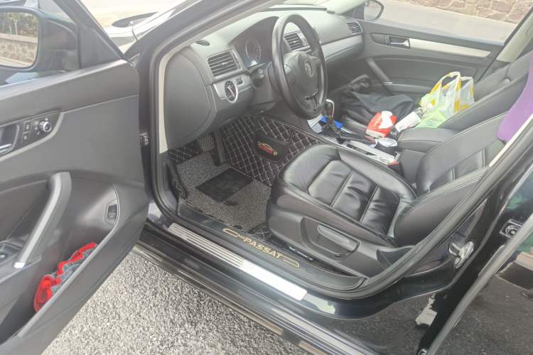 Used Volkswagen Passat 2013 1.8TSI DSG Prestige Edition Driver Seat