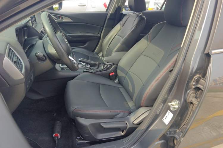 Used Mazda 3 Axela 2017 Hatchback 1.5L Automatic Comfort Model Emission Standard China V