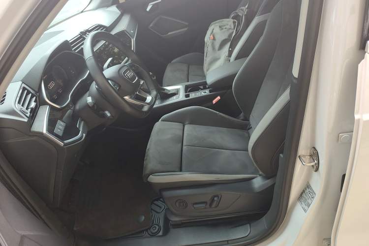 Used Audi Q3 2023 35 TFSI Fashion Dynamic Model (1.4T) Left Front Seat