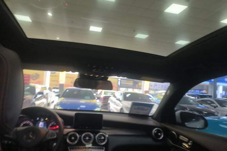 Used Mercedes-Benz GLC 2018 Facelift GLC 260 4MATIC Luxury Edition
