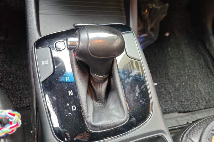 Used Kia K3 2016 1.6L Automatic GLS Gear Lever