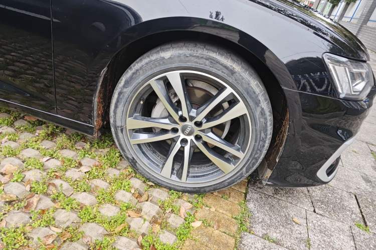 Used Audi A6L 2019 40 TFSI Luxury Dynamic Model Right Front Wheel Hub