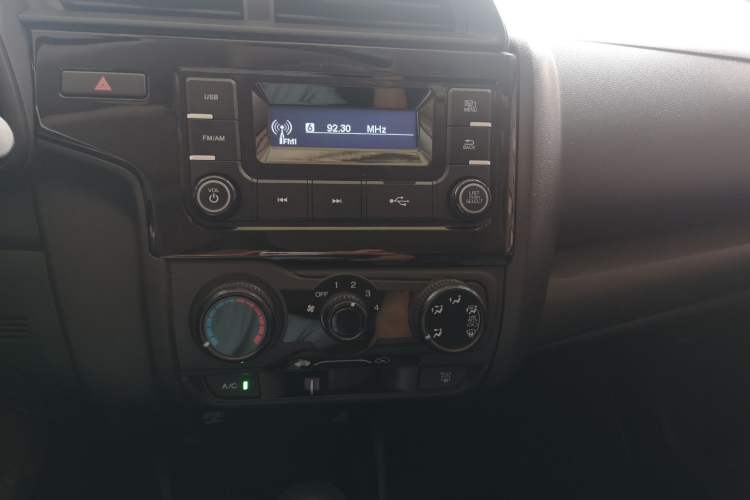 Used Honda Fit 2018 1.5L CVT Comfort Sunroof Version Audio And AC Panel