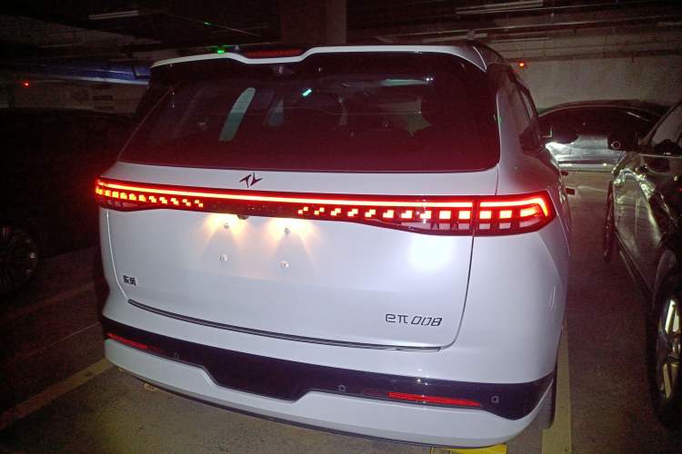 Used Dongfeng eπ eπ008 2024 210Max Range-Extended Version 6 Seats Exterior 4