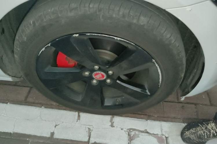 Used Jaguar XFL 2020 XFL 2.0T P200 Two-Wheel-Drive Elite Edition Right Front Wheel Hub